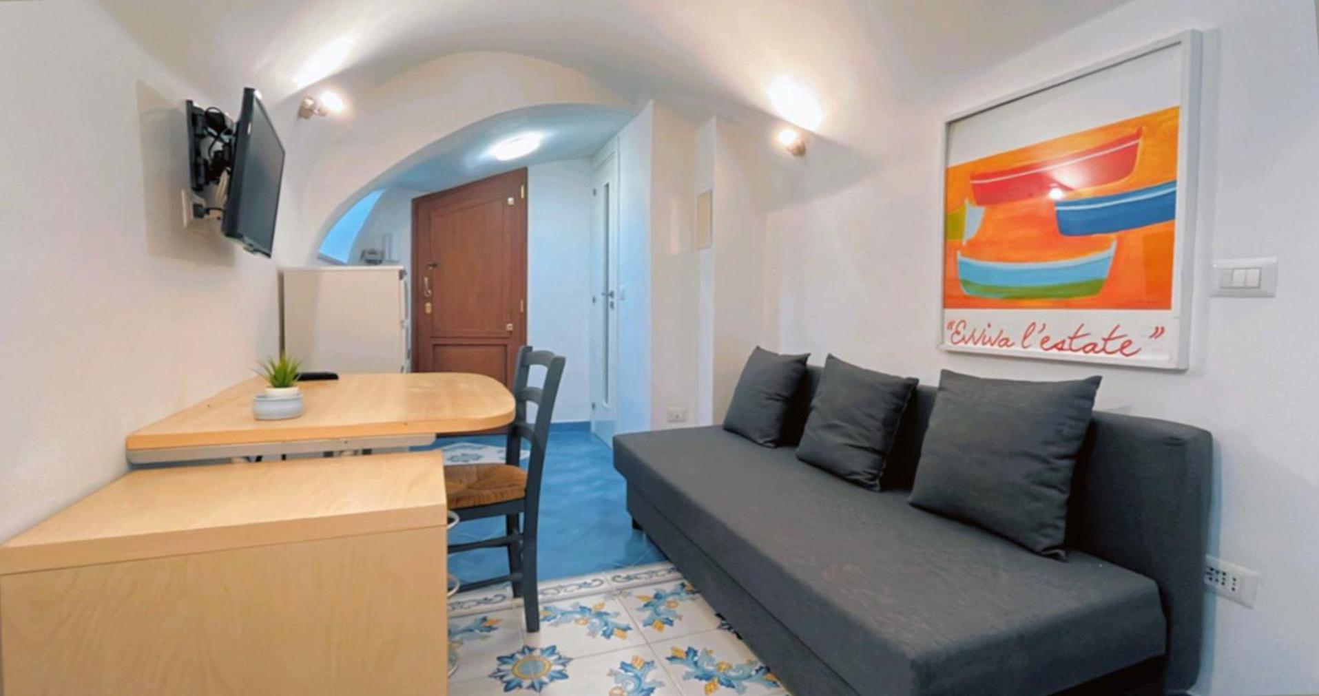 Gioia 13 Rooms & Apartments Procida Exterior photo