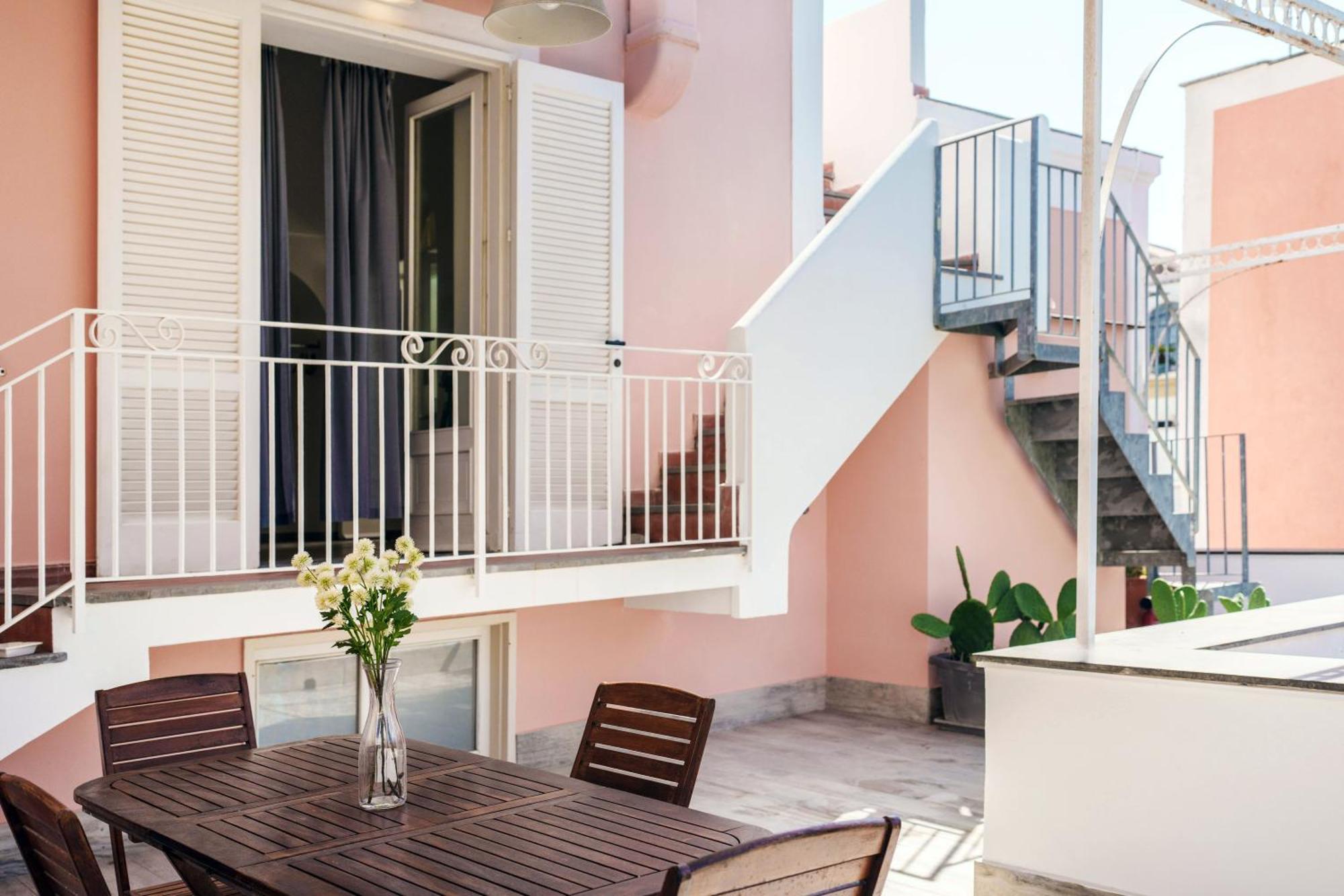 Gioia 13 Rooms & Apartments Procida Exterior photo